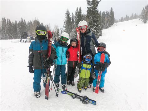 17 Best Kids Skis: From Toddler To Teen - Skiing Kids