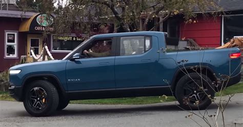 Watch latest Rivian R1T electric pickup prototype spotted driving in Canada - Electrek