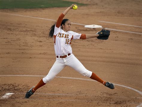 Blaire Luna is beastmoding her way through the Women's College World Series. | Softball team ...