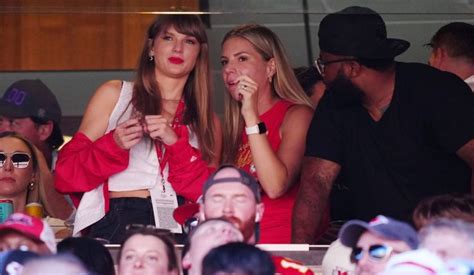 ¿Es real? Taylor Swift fue vista animando a Travis Kelce en el partido de los Kansas City Chiefs