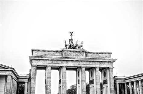 10+ Brandenburg Gate 1989 Stock Photos, Pictures & Royalty-Free Images ...