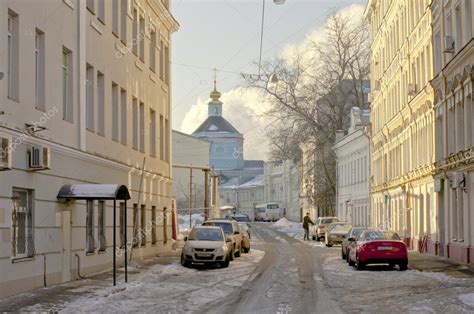 Moscow winter street – Stock Editorial Photo © devteev #18040787