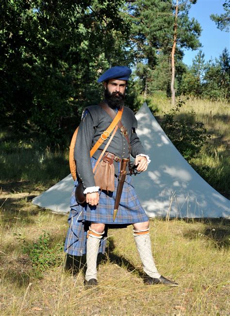 16th (early 17th) century Scottish Highlander. | Scottish costume, Scottish clothing, Celtic ...