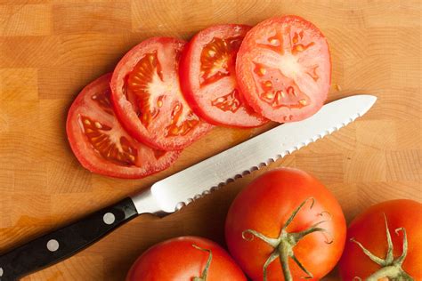 3 Essential Tips for Cutting Tomatoes | Kitchn