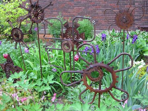 DIY "Junk" Garden Art | The Garden Glove