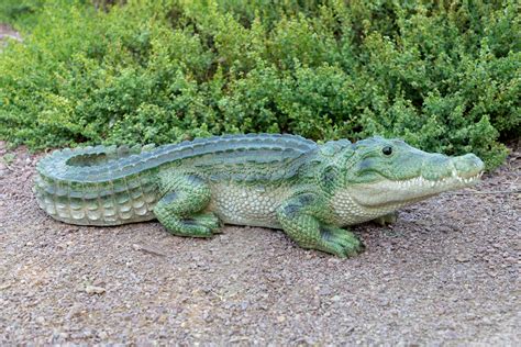 Alpine Green Crocodile Garden Animal Statue, 9 Inch Tall - Walmart.com - Walmart.com