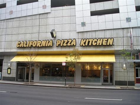 California Pizza Kitchen - 73 Photos & 144 Reviews - Pizza - 52 E Ohio ...