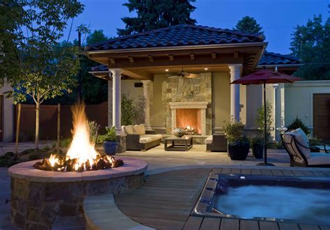 Outdoor Lighting Ideas Bringing the Patio to Life | Diseño de chimenea, Pérgola exterior ...