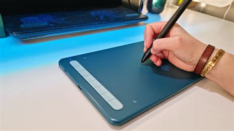 XPPEN Deco MW Pen Tablet review: an affordable yet capable entry-level ...