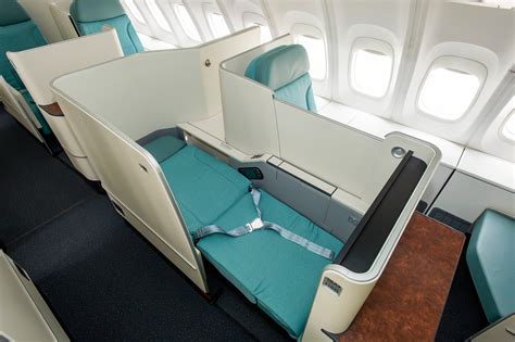 Korean Air take delivery of their first Boeing 747-8i - Economy Class & Beyond