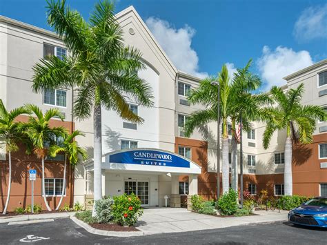 Extended-Stay Hotel in Fort Myers | Candlewood Suites