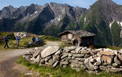 Hiking in the Zillertal Nature Park - Logenplatz Zillertal