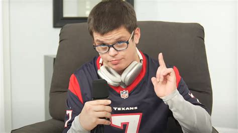 Who is Sketch? Viral Twitch streamer takes over the NFL - Dexerto