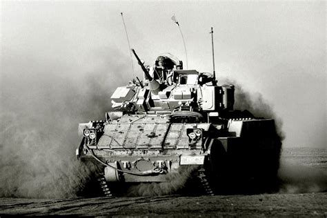 M2/M3 Bradley Fighting Vehicle | Military.com