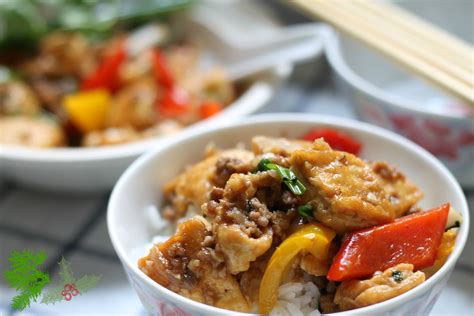 my bare cupboard: Tofu and minced pork stir fry