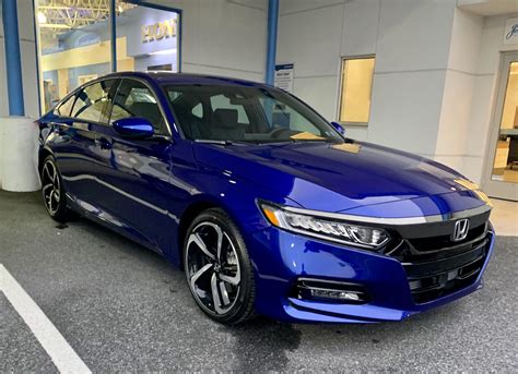 My new 2020 Accord Sport 2.0T. She’s a beauty (and fast as hell). : r/Honda