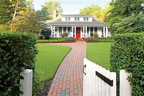 49 Charming Exteriors We'd Love To Come Home To | Farmhouse exterior, House exterior, Modern ...