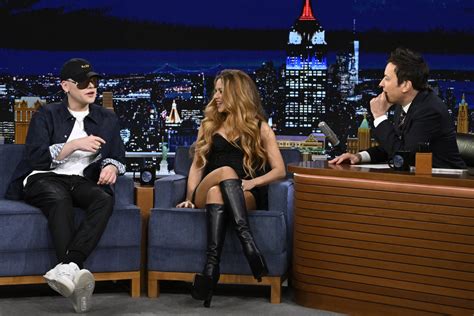 Shakira Soars on ‘Jimmy Fallon’ in Height-Boosting Boots for Interview ...