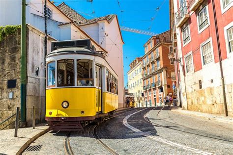 Free Walking Tour of Alfama, Lisbon - Lisbon.net