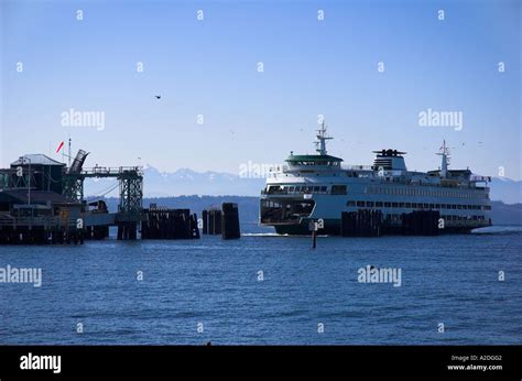 Edmonds ferry, washington, usa Stock Photo - Alamy