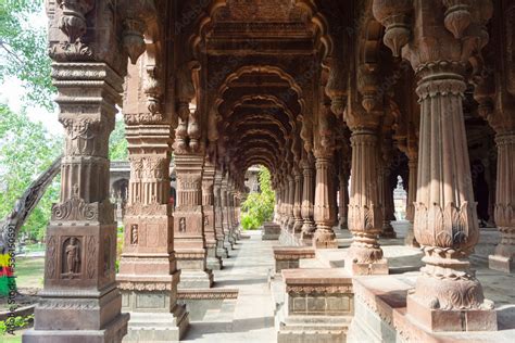 Pillars & Arches of Krishnapura Chhatri, Indore, Madhya Pradesh. Indian Architecture. Ancient ...