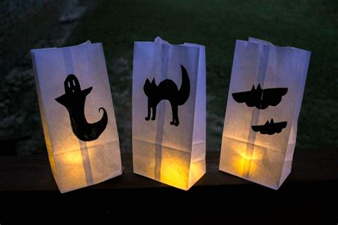 Paper Halloween Lanterns for Spooky Decor - DIY Candy