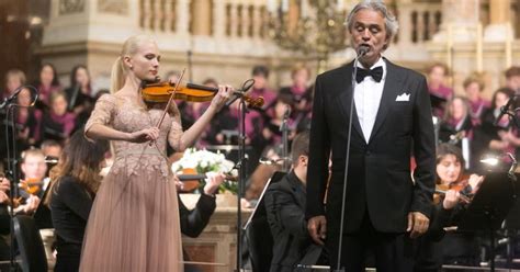 #Wow Andrea Bocelli sings Beautiful Ave Maria with Orchestra for ...