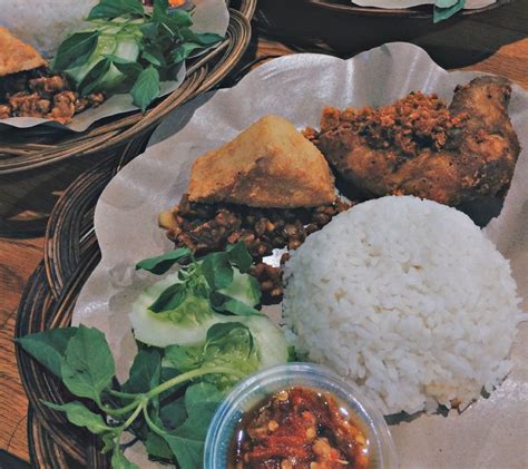 Ayam Penyet Surabaya, Cipondoh, Tangerang - Lengkap: Menu terbaru, jam ...