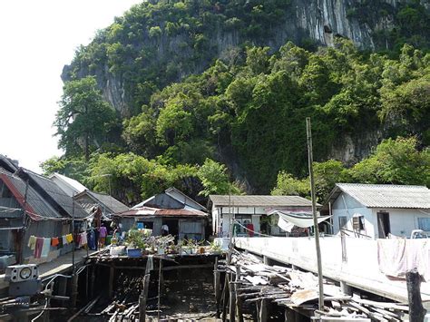 Gallery of Ko Panyi: A Floating Village in Thailand - 4