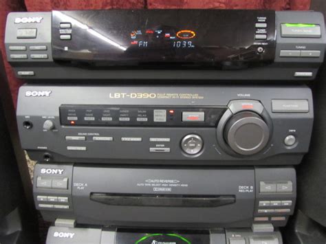 Lot Detail - SONY STEREO SYSTEM -- 5-CD CHANGER & DUAL CASSETTES