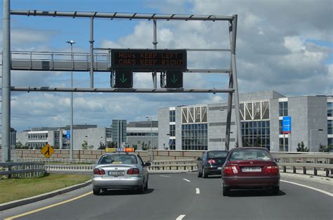 File:M50 Dublin Port tunnel approaching toll plaza - Coppermine - 14346 ...