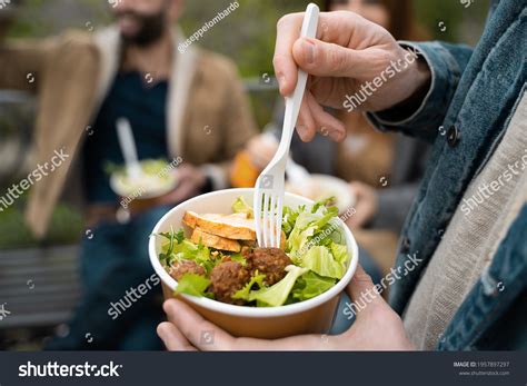 18,103 People Eating Together Outside Images, Stock Photos & Vectors | Shutterstock