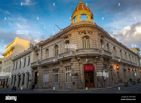 Architecture of an old town in Havana Stock Photo - Alamy