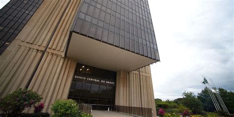 Brazil's Central Bank ups basic interest rate to curb growing inflation ...