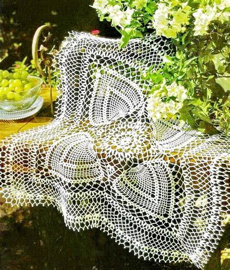 Crochet Tablecloth Pattern - fabulous Square Tablecloth