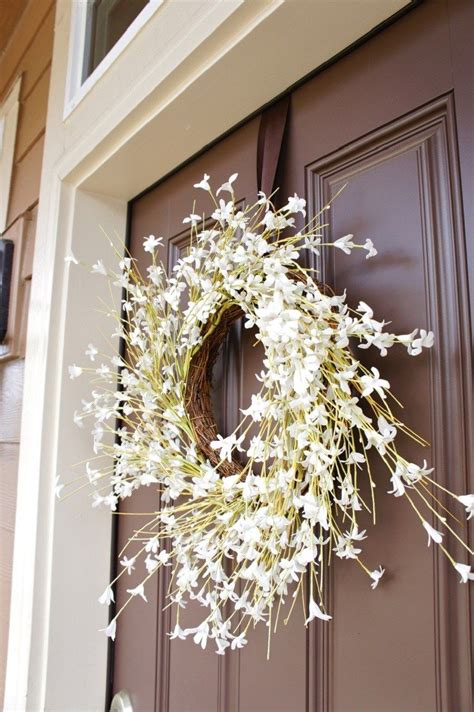 8 Genius Ways To Use Command Hooks | Hanging wreath, Door wreaths, Command hooks