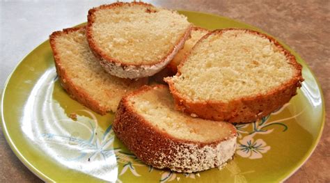 This easy three-ingredient sponge cake is a must-have with tea or ...