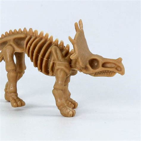 Plastic dinosaur skeleton dig toy science educational dinosaur kit · Believe-Fly Toys Co., Ltd.