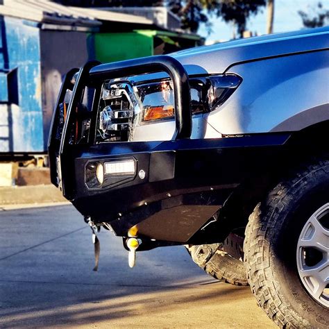 Whitlock Bull Bars FORD RANGER PX3(2018 ONWARDS) DELUXE BULL BAR ...