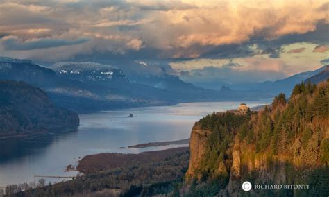 Crown Point Sunset : Crown Point, Columbia River Gorge, Oregon