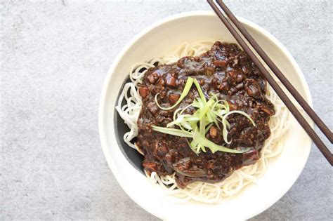 Vegan Korean Jajangmyeon | East Meets Kitchen