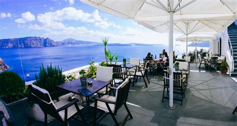 218° Santorini Café Restaurant in Oia – Magnificent Sea View ...