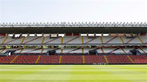 Stadium of Rayo Vallecano de Madrid, (Restoration of a platform ...