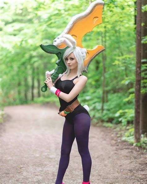 Riven cosplay by @rolyatistaylor shoot by @conmomphotography #lolcosplay #league # ...