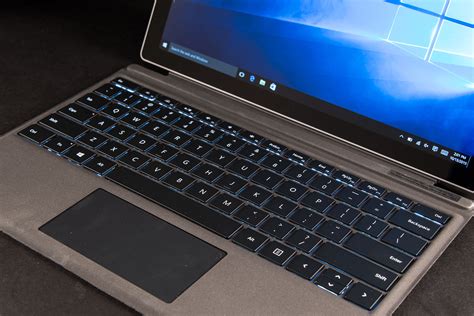 Microsoft is still fixing the Surface Pro 4 — updates cover keyboard