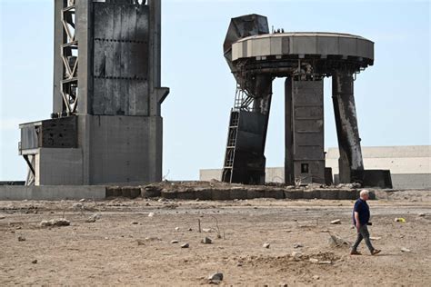 Starship Grounded as Feds Investigate Damage Around Launchpad | Extremetech