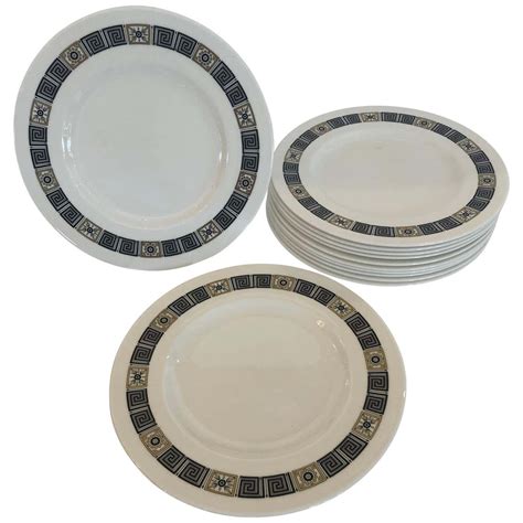 Elegant Set of 12 Wedgewood Greek Key Motife Service Dinner Plates For ...