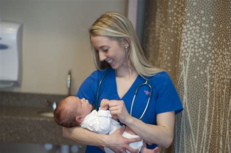 OB nurse_Baby_8629f - Riverwood Healthcare CenterRiverwood Healthcare ...