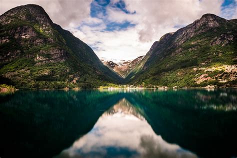 Norway | Snowy mountains | Mattias Nilsson | Flickr