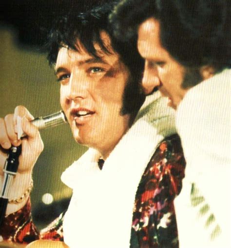 Elvis and Charlie Hodge (Cholly) In rehearsals - Culver City - July 1970 | Elvis, Elvis presley ...